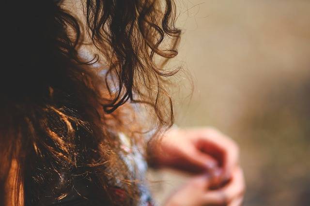 Lotion avant-shampoing pour cheveux épais et crépus