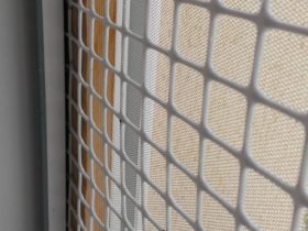 Protection fenêtre pour chat avec moustiquaire intégrée