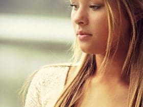 Lotion au persil contre les taches brunes