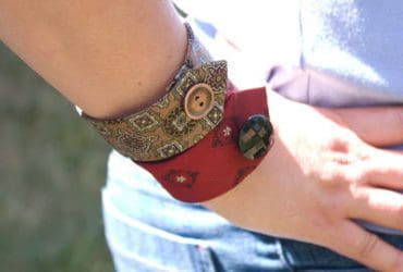 Bracelet avec une cravate