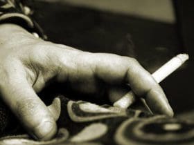 Atténuer une brûlure de cigarette sur un tapis