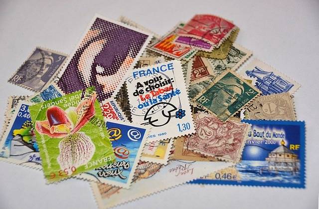 Décoller les timbres facilement