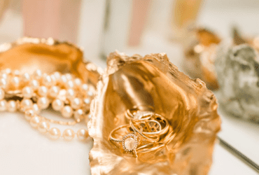 Huîtres dorées pour ranger les bijoux