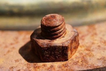 Débloquer un écrou rouillé