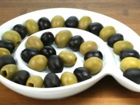 Dénoyauter les olives sans dénoyauteur
