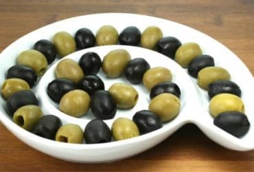 Dénoyauter les olives sans dénoyauteur