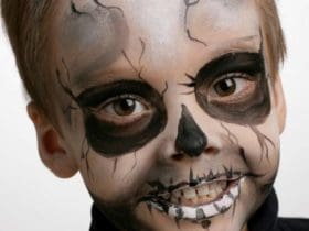 Maquillage squelette pour Halloween