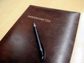 Enlever une tache de feutre sur du cuir