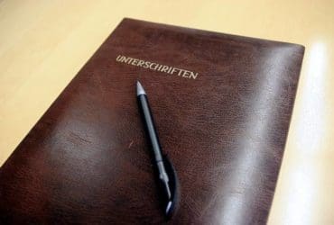 Enlever une tache de feutre sur du cuir