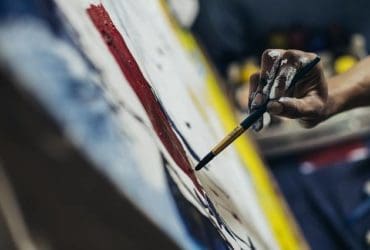 Enlever une tache de peinture sur la peau