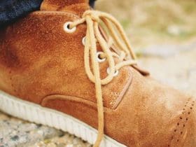 Nettoyer les chaussures en suédine