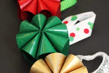 DIY : Mini Couronnes de Noël avec des Rouleaux de Papier Toilette