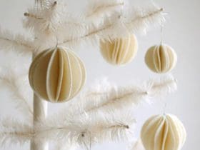 Boules décoratives en feutrine