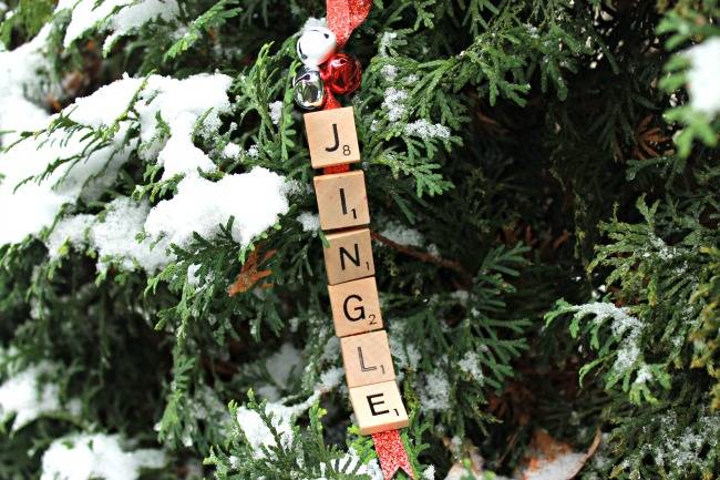 Ornement de sapin de Noël en Scrabble