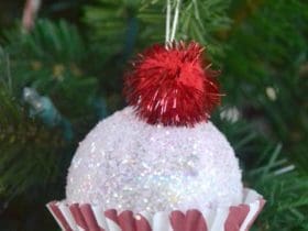 Cupcakes en Forme de Boules de Noël : Gourmandises Festives !