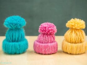 Mini-bonnets décoratifs en laine