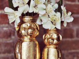 Vases avec des pots en forme d'ours