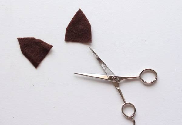 feutrine coupée en forme d'oreilles de cheval 