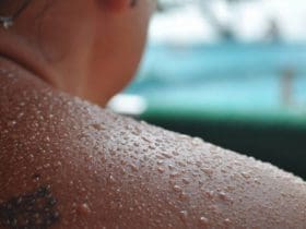 Astuces efficaces pour lutter naturellement contre la transpiration