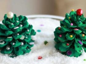 Transformez des Pommes de Pin en Mini Arbres Décoratifs pour Noël