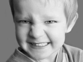 Comment réagir face à un enfant agressif