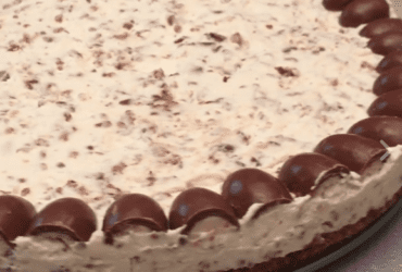 Cheesecake aux Schoko-Bons sans cuisson