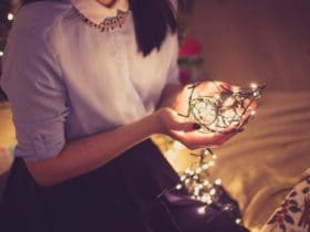 Guide pour Passer un Joyeux Noël en Solo : Astuces et Idées