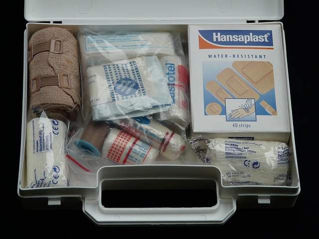 boite à pharmacie trousse de premiers secours
