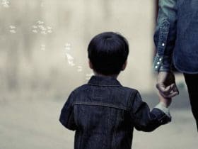 9 erreurs que les parents commettent souvent avec leurs enfants