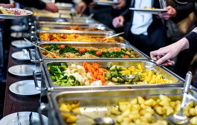 buffet de déjeuner dans un restaurant