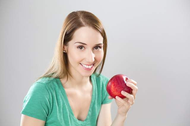 La pomme procure une sensation de satiété et agit comme coupe-faim naturel