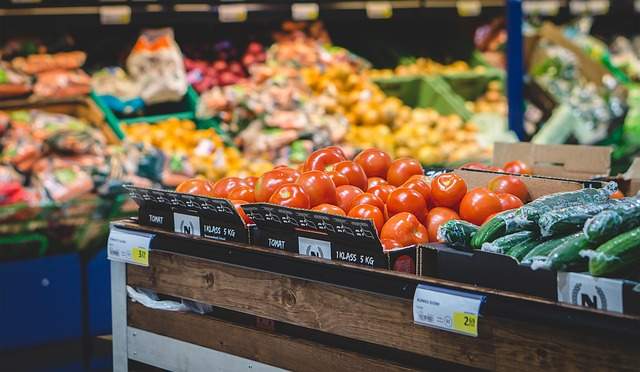 rayon légumes au supermarché 