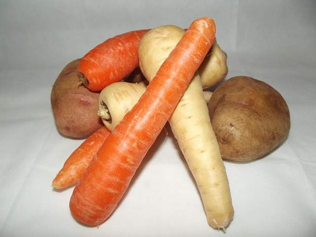 panais, carottes et pommes de terre