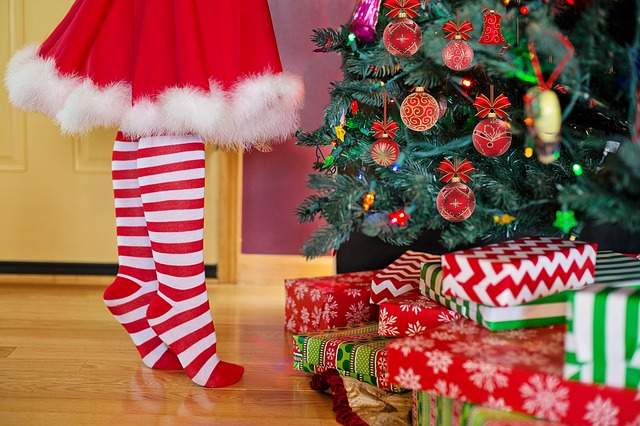 Astuces Déco à Petit Budget pour un Réveillon de Noël Féerique