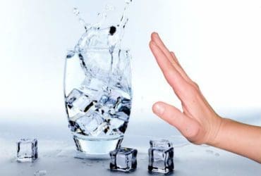 Pourquoi faut-il arrêter de boire de l'eau glacée