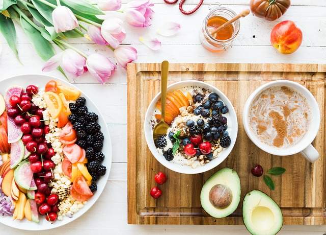 Les fruits et le miel pour remplacer le sucre et les sucreries pour une meilleure santé