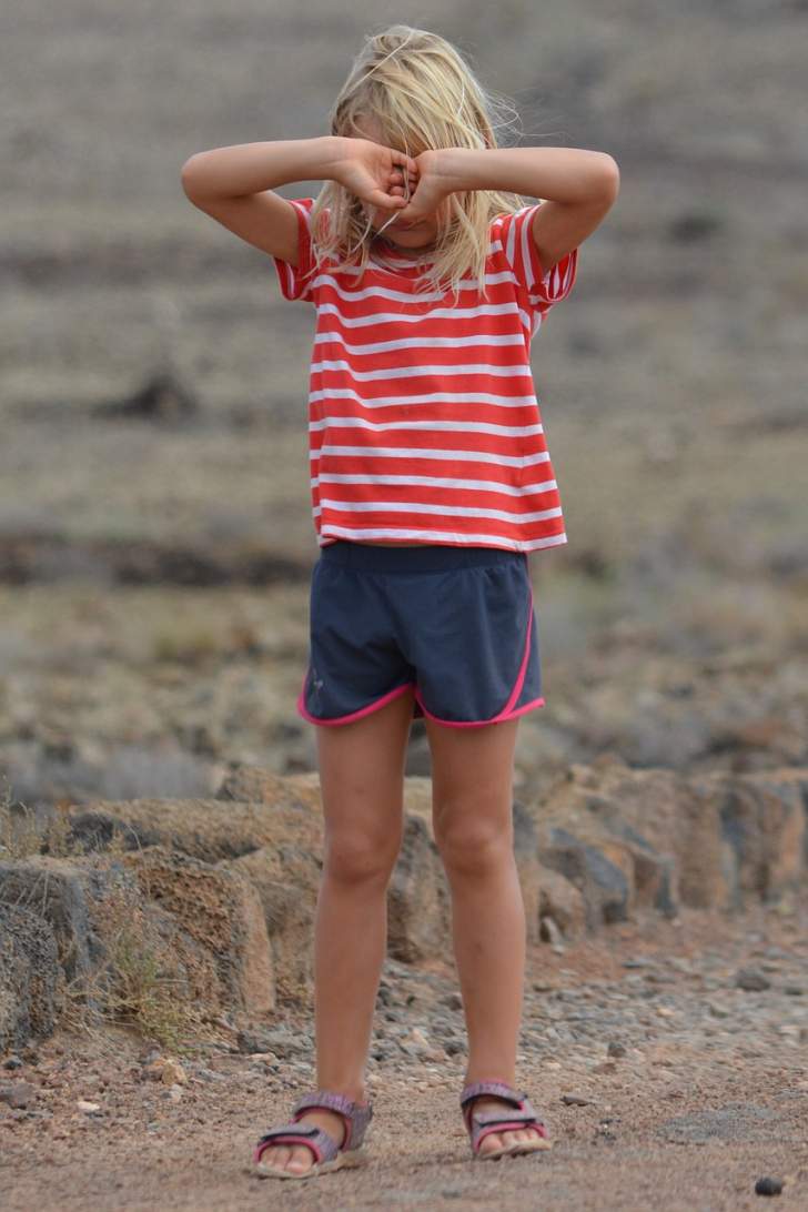 comment apprendre à votre fille à ne plus piquer une crise et à se calmer rapidement