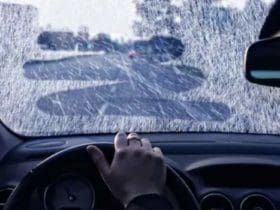 Conseils pour éviter le givrage sur les vitres de voiture