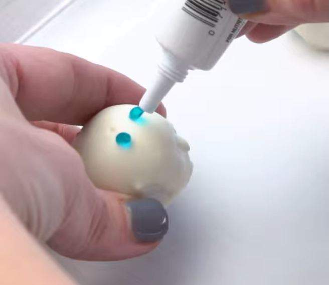 Décoration des yeux, nez et bouche