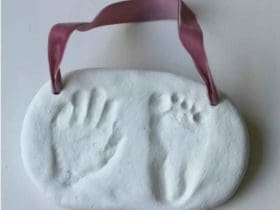 Moulage inoffensif pour les empreintes de bébé