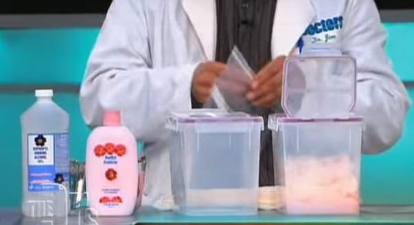 matériel : alcool, lotion pour bébé, essuie-tout, boîte hermétique, sac congélation zip