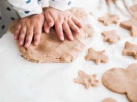 Pâte à modeler DIY au pain d'épices