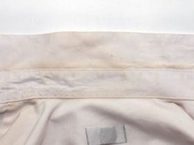 5 astuces pour nettoyer un col jauni