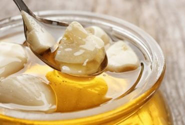 Pourquoi est-il bénéfique de manger de l'ail et du miel à jeun ?