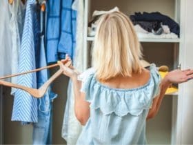 8 astuces de rangement quand on a un petit dressing