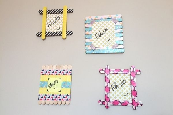 Cadres photos en bâtonnets de glace