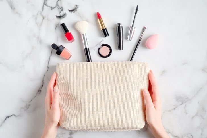 Les indispensables à avoir dans sa trousse de maquillage