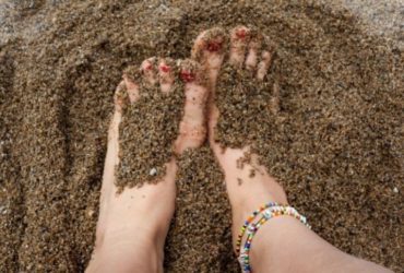 Plage : ces maladies qui peuvent se cacher dans le sable