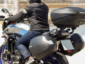 Moto : Comment choisir et installer un support de top case ?