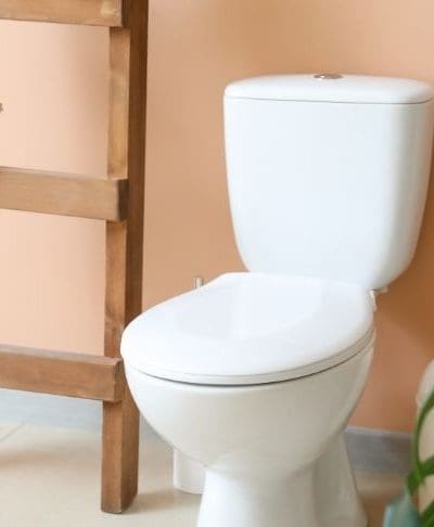 Comment débarrasser vos toilettes de l'odeur de pipi